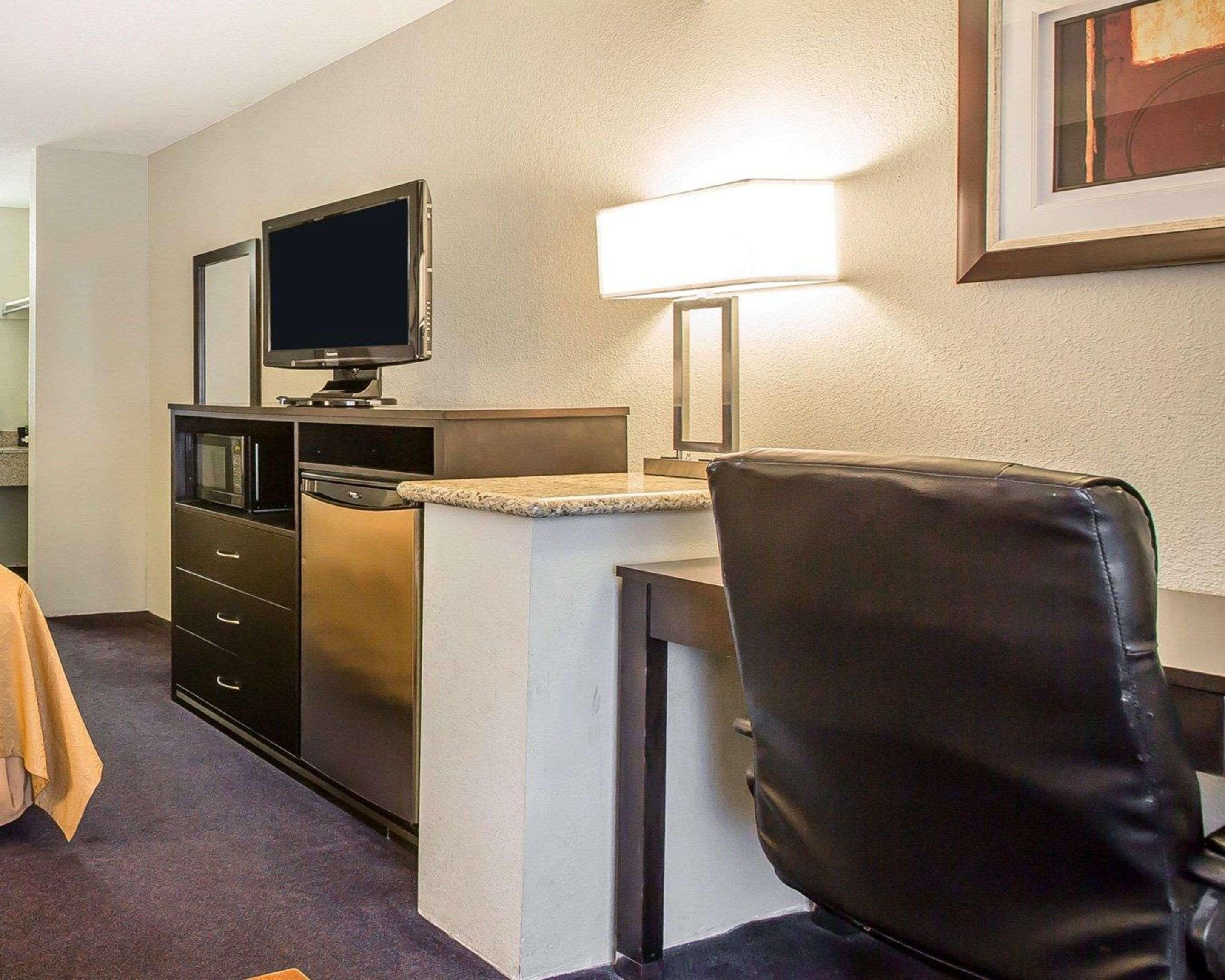 Quality Inn & Suites Woodland - Sacramento Airport Exterior photo