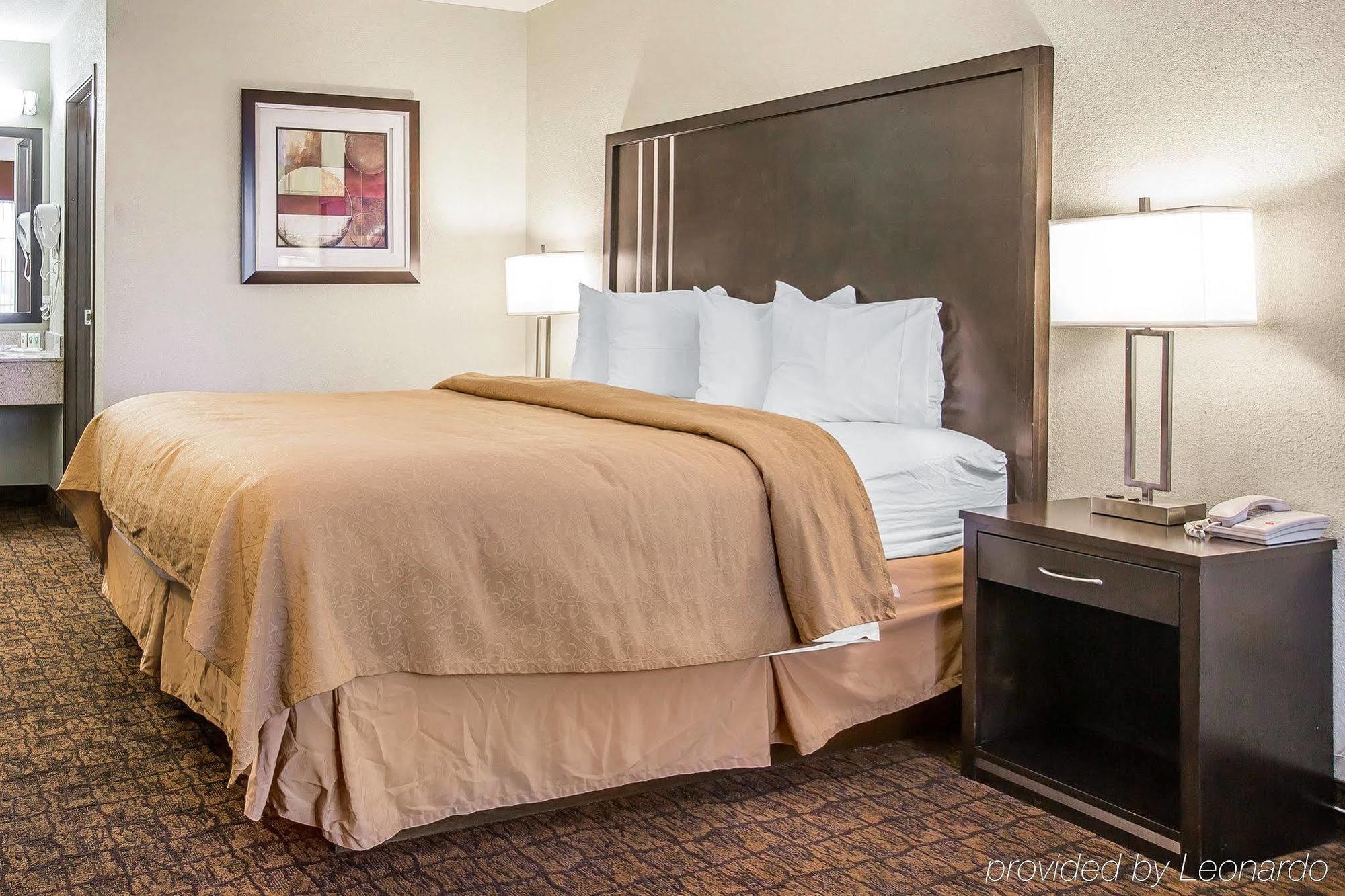 Quality Inn & Suites Woodland - Sacramento Airport Exterior photo